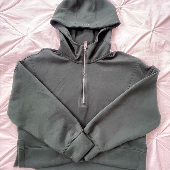 Abercrombie & Fitch YPB Cropped Half Zip Sweatshirt - Picture 3 of 4